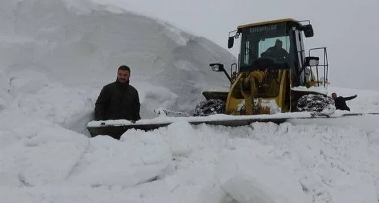 برف در ترکیه6 550x295 - تساقط لثلوج غير المسبوقة في تركيا
