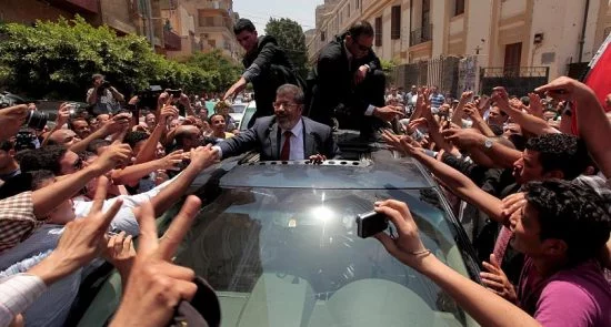 مرسي 2 550x295 - وفاة الرئيس السابق محمد مرسي/ آخر معلومات عن جنازته ودفن جثمانه
