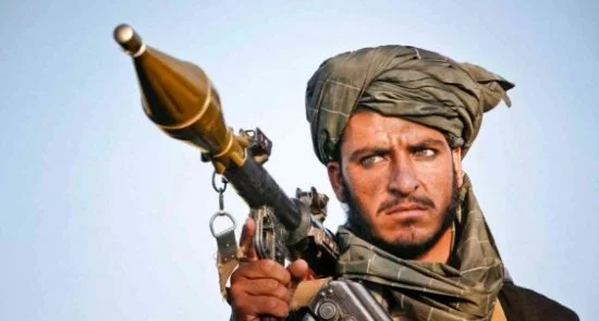 حركة طالبان 550x295 - طالبان: إذا استمر الوجود العسكري في أفغانستان سنهاجمهم