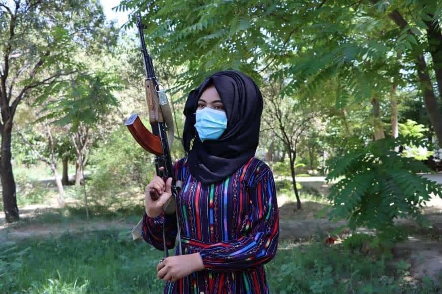 خوشینه - الصورة / عزم فتاة جوزجانية شجاعة على محاربة طالبان