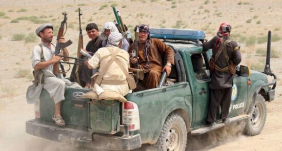 المعدات لمحاربة 550x295 - الانتقادات الموجهة لنقص المعدات لمحاربة طالبان في شمال أفغانستان