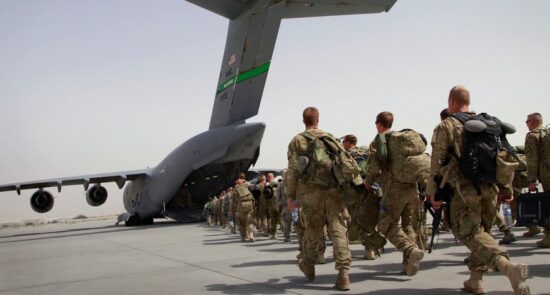 بگرام 550x295 - أفغانستان ترحب بانسحاب القوات الأمريكية من قاعدة باغرام