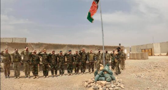 کمپ نظامی انتونیک 550x295 - طالبان استبدلت شعار الجيش الباكستاني بشعار الجيش الأفغاني! + صور