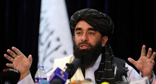 ذبیح الله مجاهد 550x295 - مجاهد: الولايات المتحدة أكبر عقبة أمام الاعتراف بحكومة طالبان