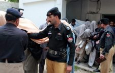 زندان پاکستان2 226x145 - كرزي: یساورني القلق بشأن أوضاع اللاجئين الأفغان في السجون الباكستانية