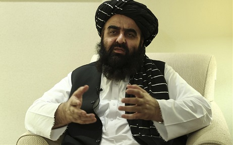 امیر خان متقی - متقي: لتتوقف أمريكا عن التدخل في شؤون أفغانستان الداخلية