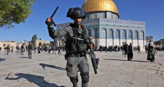 قدس 550x295 - طالبان: احتل القدس الشريف بشكل علني