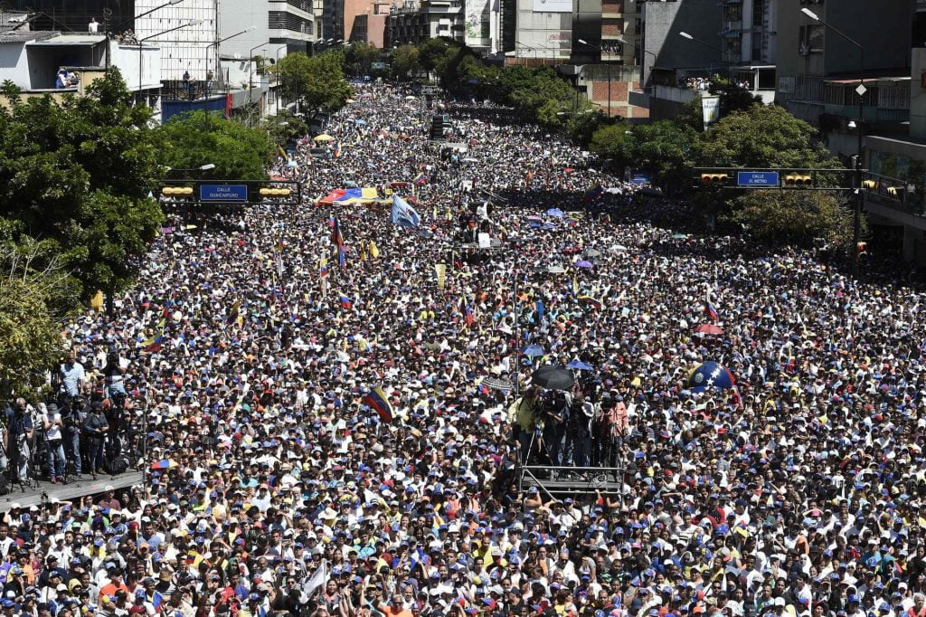 4928 1 1024x682 - Venezuela in Riot