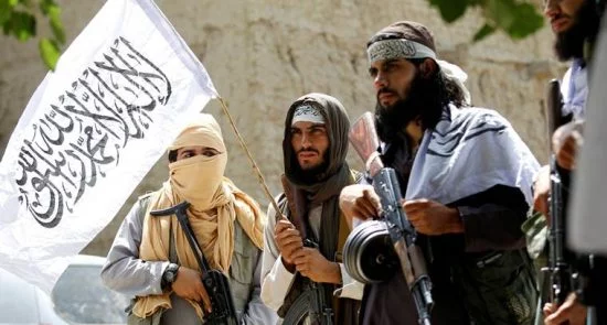 taliban 7 550x295 - Taliban Storms West Afghanistan District, Kills Dozens