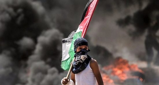 p0676cly 550x295 - As Gaza Fighting Intensifies, Israelis and Palestinians Bury Their Dead