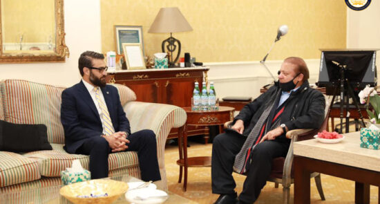 نواز شریف حمدلله محب 550x295 - Nawaz Sharif meets with Afghanistan National Security Adviser in London