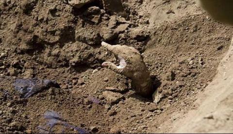 گور - Discovery of mass grave of popular uprising forces in Panjshir