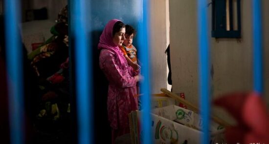 زنان زندانی 550x295 - Over 500 female prisoners in Afghan prisons