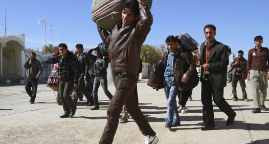 afghan refugees پناهجویان افغان 550x295 - Expulsion of more than 10 thousand refugees from Turkey