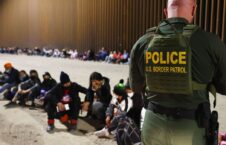 تحقیر آمیز مرزبانان آمریکایی با مهاجران 226x145 - Humiliating behavior of American border guards with immigrants