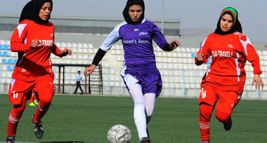 زنان ورزشکار افغانستان 550x295 - Female Athletes: The Taliban have barred women from entering the stadium