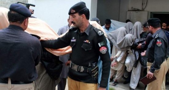 زندان پاکستان2 550x295 - A New Wave of Arrests of Afghan Immigrants in Pakistan