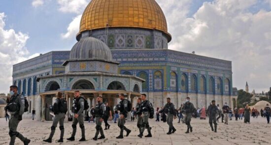 مسجد الاقصی 550x295 - Israeli settlers storm Al-Aqsa