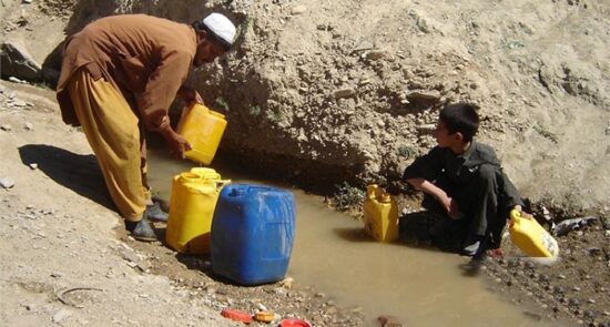 آب 550x295 - Taliban Governor in Kabul Highlights Clean Water Crisis Among Capital Residents