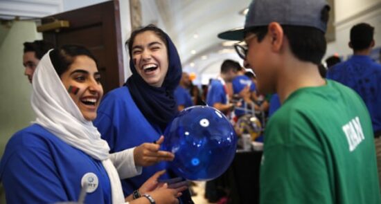 دختران روبات 550x295 - Afghan Girls Secure Silver Medal of Bravery at Global Robotics Championship 2023
