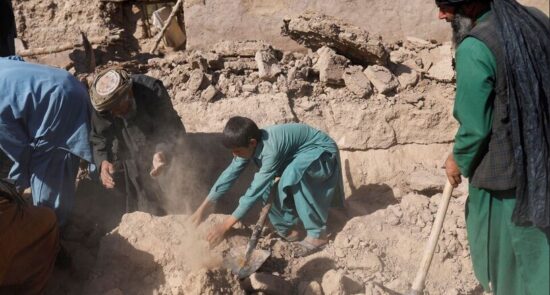 زلزله هرات 550x295 - Over 200 Children Rendered Homeless by Herat Earthquake