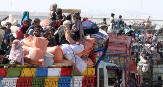 پناهجو افغان 2 550x295 - Save the Children Raises Concerns Over Afghan Migrant Children's Plight Amid Forced Deportations from Pakistan