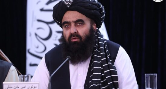 متقی 550x295 - Taliban Vows Not to Seek Retribution against Opponents