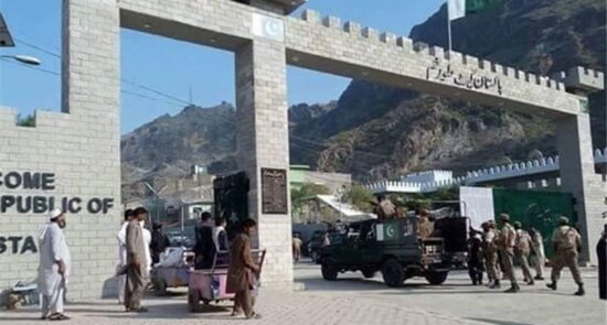 تورخم 550x295 - Taliban Threatens Permanent Closure of Torkham Border Crossing with Pakistan