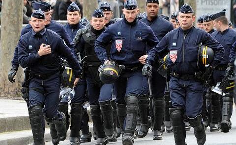 فرانسه پولیس 480x295 - French Police Attack Palestinian Supporters