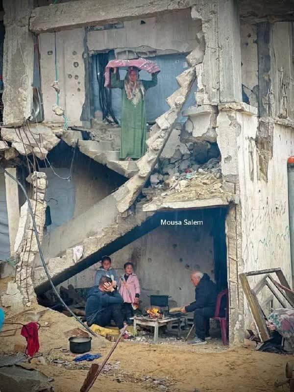 غزه رمضان - Iftar Amid the Ruins of Gaza: A Picture That Shook the World