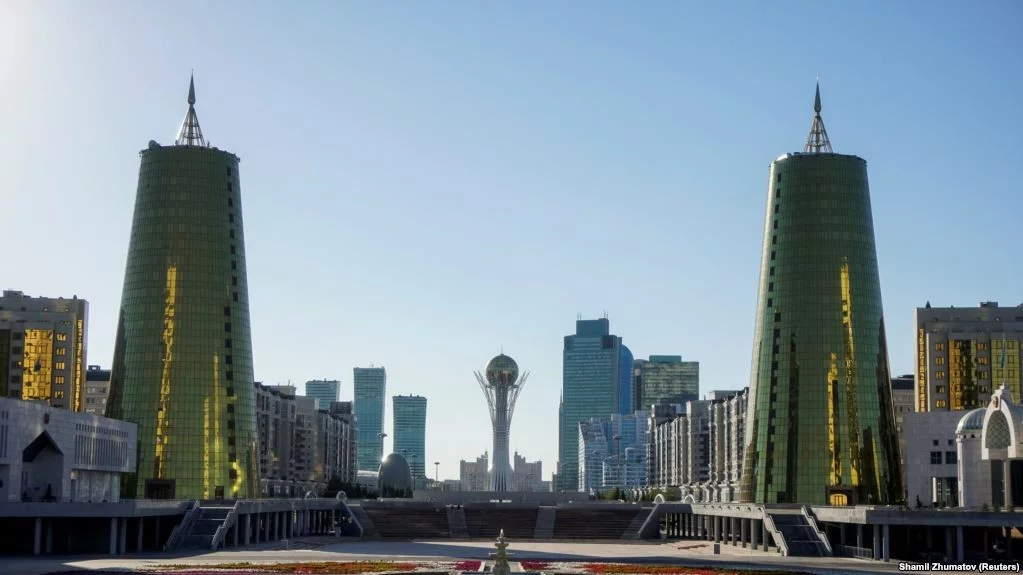قزاقستان له۹۰ بهرنیو ټلوېزیوني شبکو جوازونه بېرته اخیستي