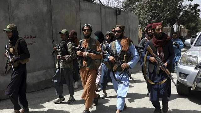 امریکی حکام طالبان کے ساتھ مذاکرات پر متفق نہیں، مجاہد