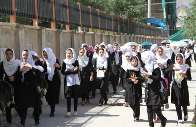 افغانستان میں 75 فیصد لڑکیوں کے تعلیم حاصل کرنے پر پابندی ہے