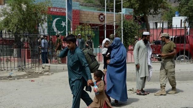 پاکستان میں افغان مہاجرین کی مسلسل گرفتاریاں جاری