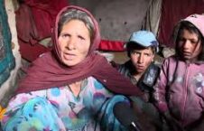 توزیع کمک های نقدی برای خانواده های بیجاشده در ولایت لغمان