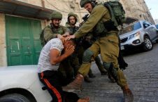 حمله عسکر اسراییل به فرد در حال نماز