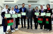 رییس اجراییه کشور، دست‌آورد تیم روبات‌سازان دختران افغانستان را تبریک گفت
