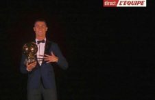 توپ طلای فرانس فوتبال در سال 2017 در دستان رونالدو