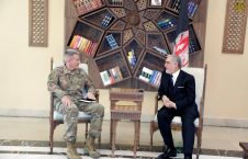 بررسی مسایل امنیتی کشور در دیدار عبدالله عبدالله با جنرال جان نیکلسون