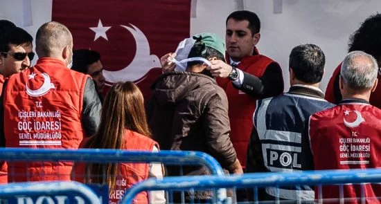 گزارش دیده‌بان حقوق بشر درباره اخراج اجباری صدها پناهجوی سوری از ترکیه