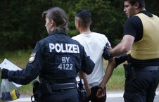 پولیس جرمنی باشنده افغان را به همراه یک بکس سلاح سرد بازداشت کرد