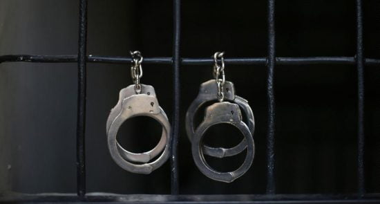 دستگیر 550x295 - بازداشت یک مهاجر افغان در جرمنی به اتهام تجاوز جنسی بالای یک زن ۲۸ ساله