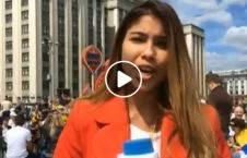 ویدیو/ لحظه بوسیدن خبرنگار زن دویچه وله توسط مرد روسی