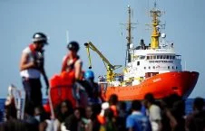 توقف پناهجویان نجات‌یافته از دریا در ایتالیا ممنوع!
