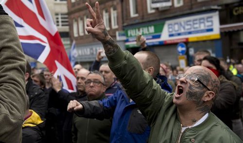 بریتانیا 500x295 - افزایش بی سابقه حملات بالای مسلمانان در بریتانیا