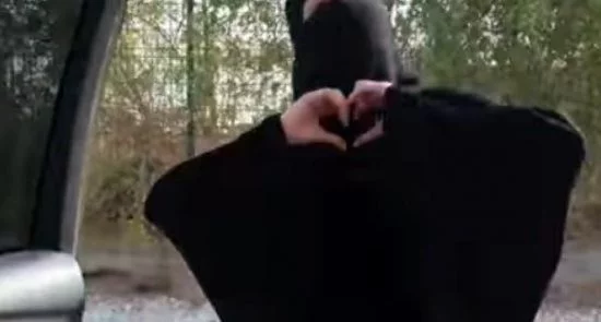 دستگیر شدن یک دختر در عربستان سعودی به دلیل رقص کیکی