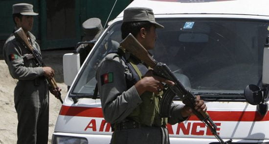 زخمی 550x295 - وقوع انفجارهای پی‌هم در کابل، پروان و ننگرهار