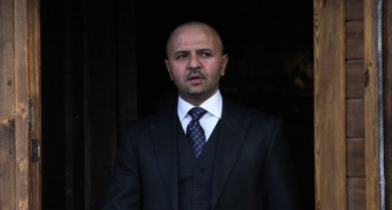 سعادت منصور نادری 550x295 - ناگفته های نهان از استعفای وزیر شهرسازی و مسکن
