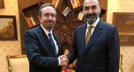 دیدار والی پیشین بلخ با سفیر امریکا در افغانستان