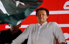 عمران خان 3 226x145 - کمسیون انتخابات: عمران خان برنده رسمی انتخابات پاکستان